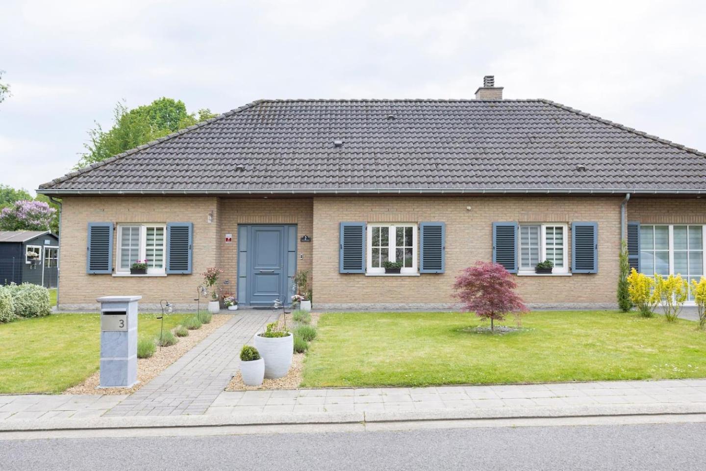 B&b La Villa Orchidées Bassenge Exterior foto